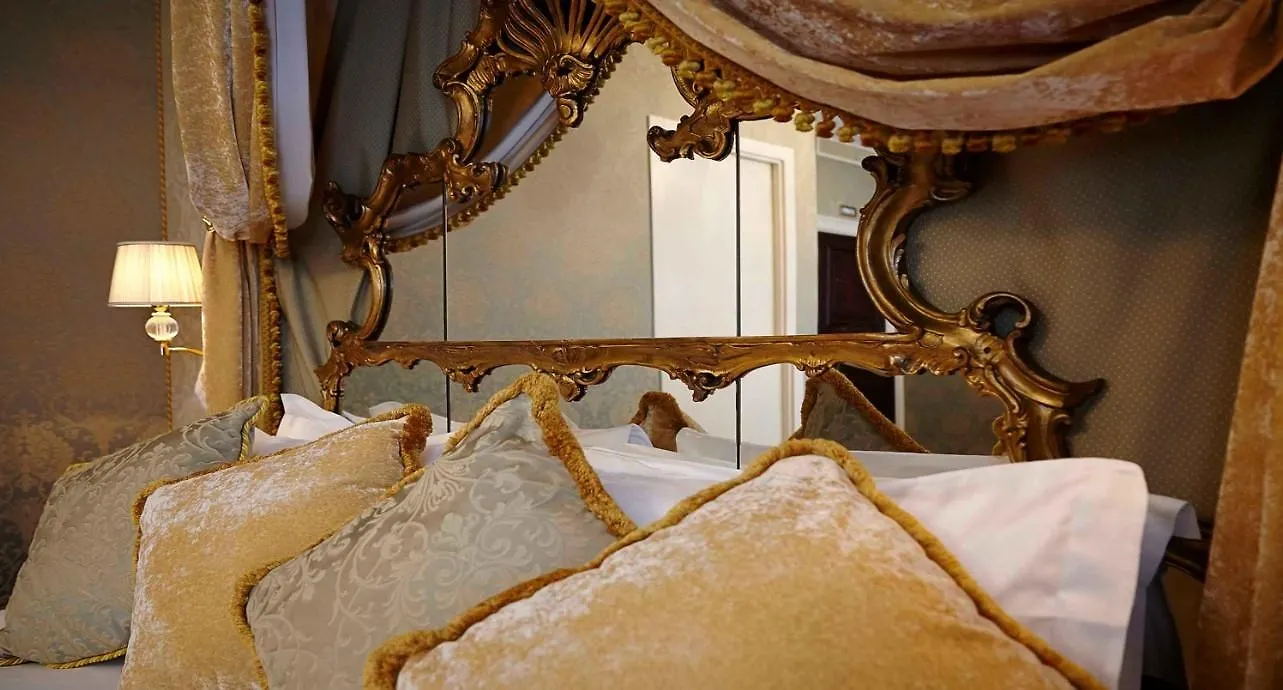 Hotel Palazzo Paruta Venezia 4*,  Italia
