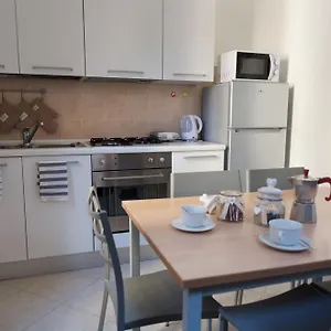 Biennale Bianco & Rosso Apartment