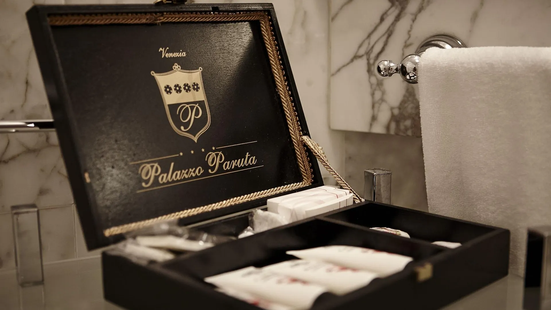 Palazzo Paruta & Wellness Suites Venice 4*,