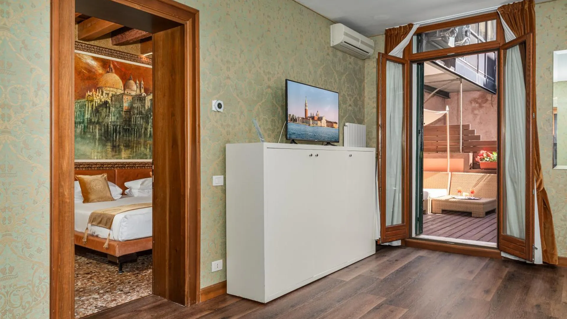 Palazzo Paruta & Wellness Suites Venice Hotel