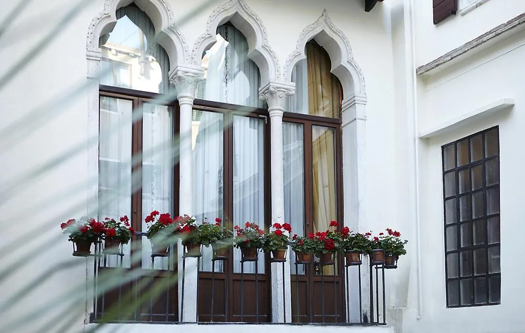 Palazzo Paruta & Wellness Suites Venice Hotel
